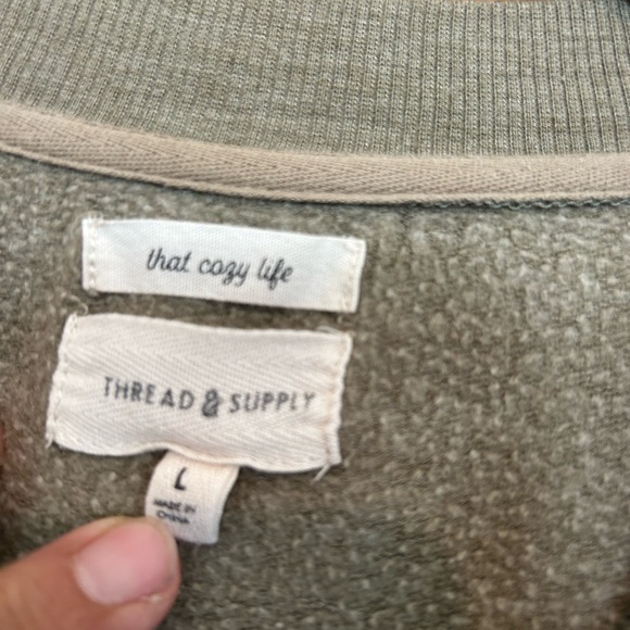 Thread & Supply V-neck sweatshirt - Picture 3 of 5